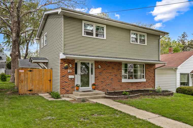 Photo of 19 S 11th St St. Charles, IL 60174