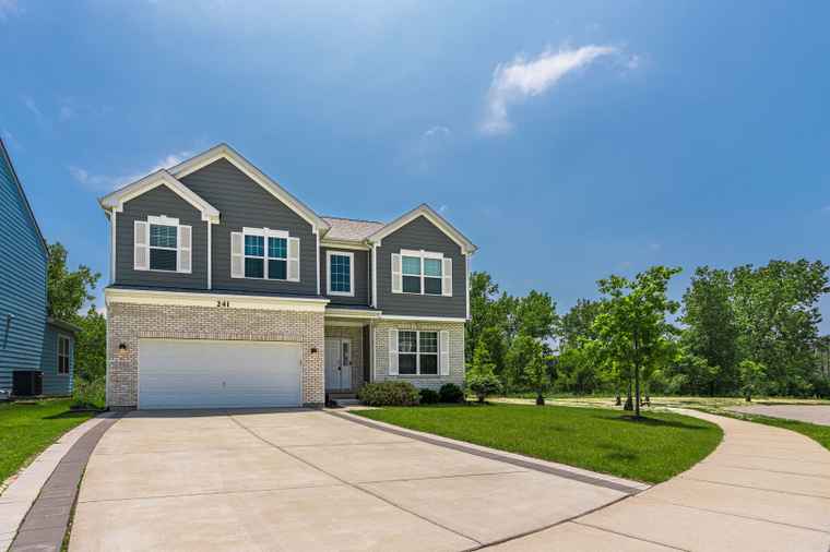 Photo of 241 Stonington Dr Bloomingdale, IL 60108
