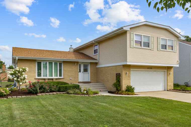 Photo of 1432 Haar Ln Elk Grove Village, IL 60007