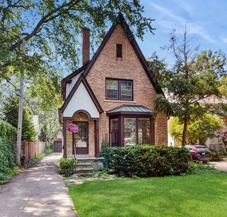 Photo of 38 Brier St Winnetka, IL 60093