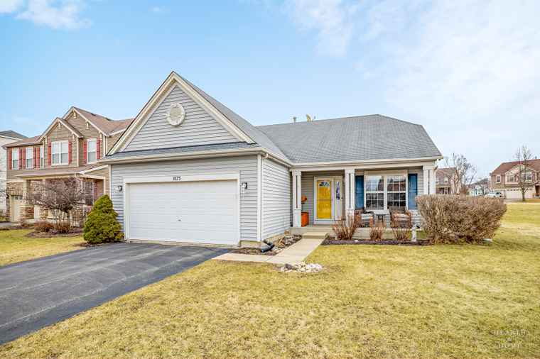 Photo of 1075 Christine Ln Antioch, IL 60002