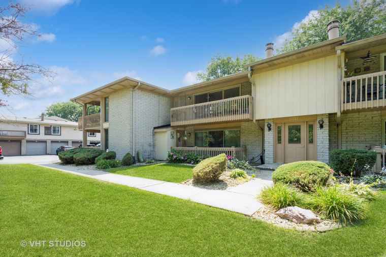 Photo of 15721 Orlan Brook Dr #88 Orland Park, IL 60462