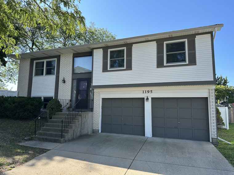 Photo of 1195 Old Timber Ct Hoffman Estates, IL 60192
