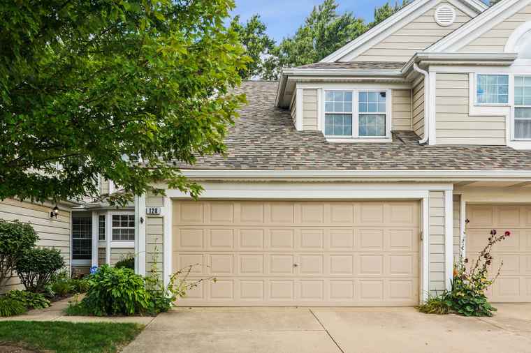 Photo of 128 Woodstone Dr Buffalo Grove, IL 60089