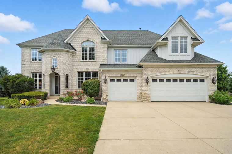Photo of 503 Simsbury Ct Oswego, IL 60543