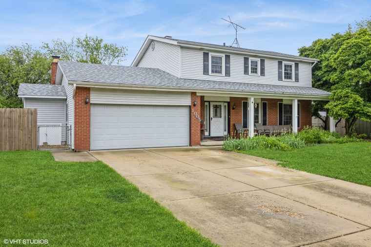 Photo of 1005 69th St Darien, IL 60561