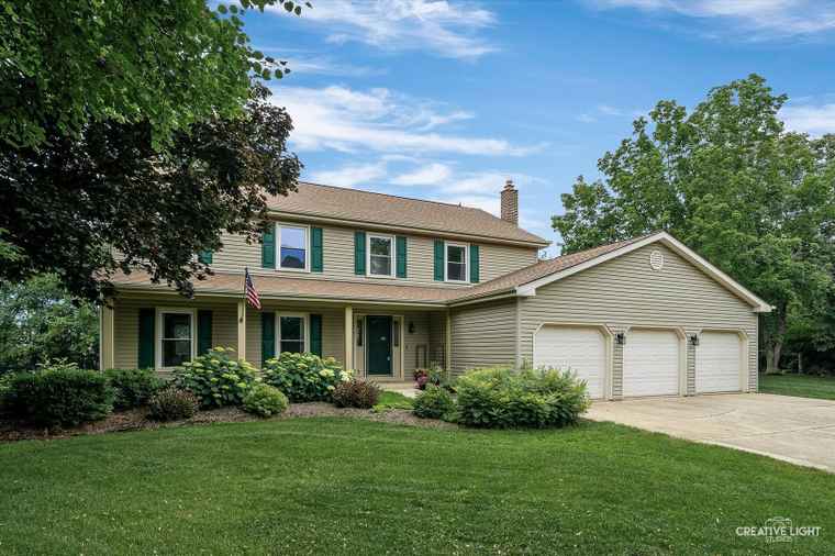 Photo of 140 Crystal Ln Bartlett, IL 60103