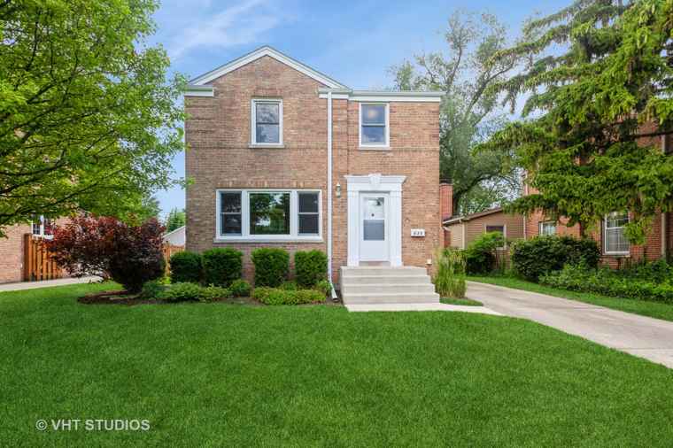 Photo of 636 S 10th Ave La Grange, IL 60525