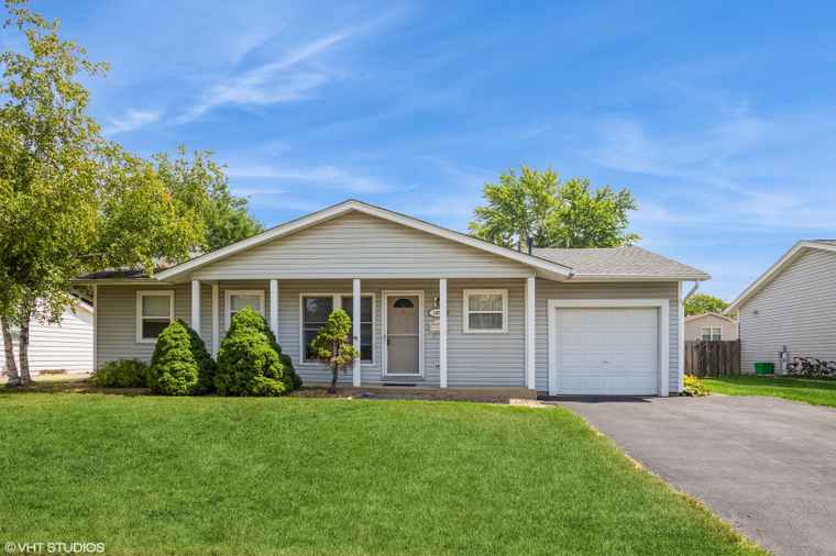 Photo of 1033 Grissom Trl Elk Grove Village, IL 60007