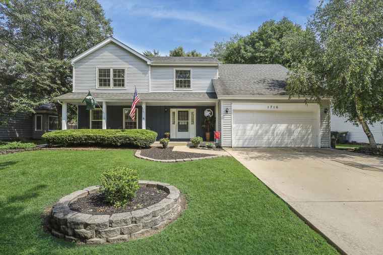 Photo of 1716 Schey Ct Naperville, IL 60565
