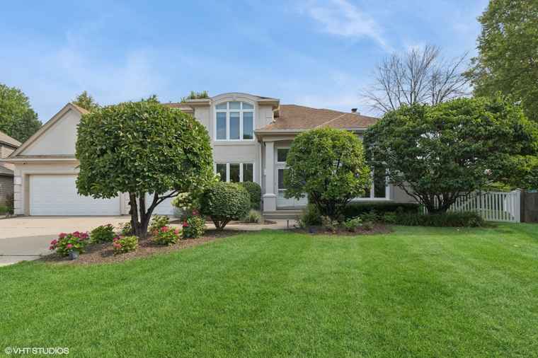 Photo of 2033 Olive Hill Dr Buffalo Grove, IL 60089
