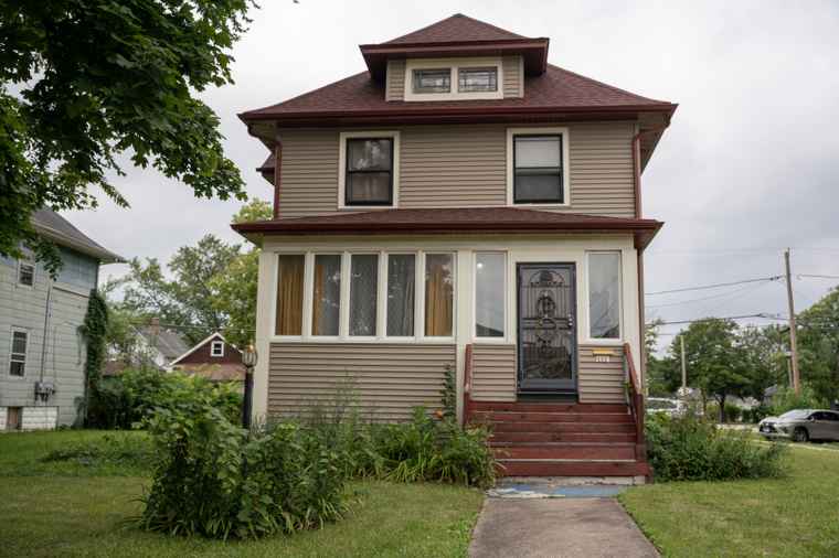 Photo of 400 S 7th Ave Maywood, IL 60153