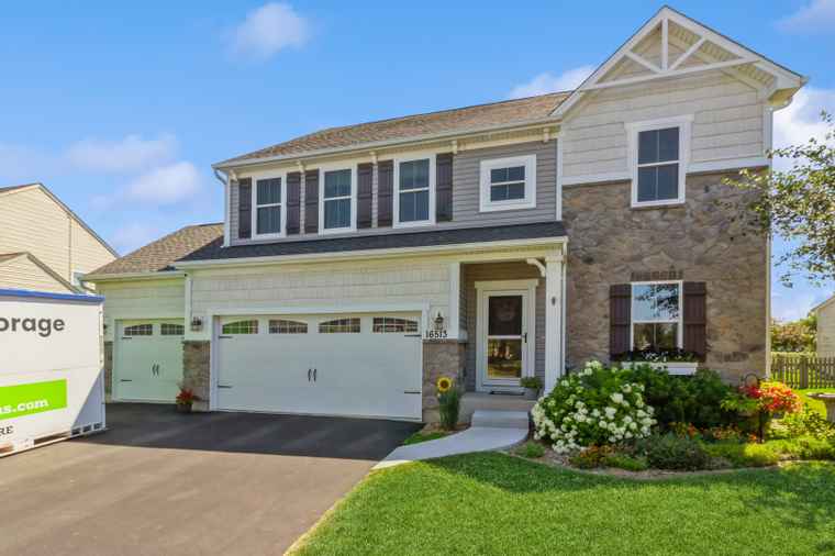 Photo of 16513 Lewood Dr Plainfield, IL 60586