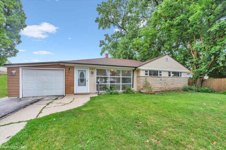 Photo of 916 E Algonquin Rd Des Plaines, IL 60016
