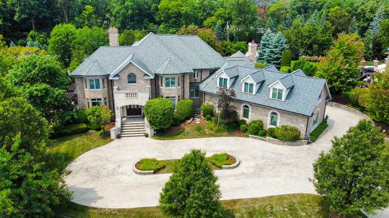 Photo of 8744 Johnston Rd Burr Ridge, IL 60527