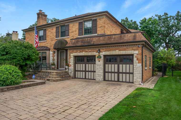Photo of 7833 W Cortland St Elmwood Park, IL 60707
