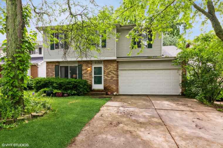 Photo of 1152 Greensfield Dr Naperville, IL 60563