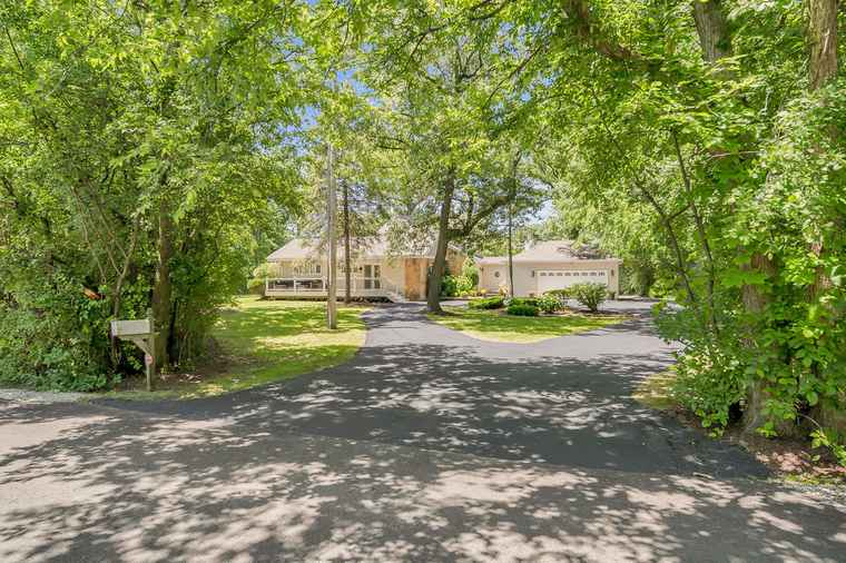 Photo of 7900 W 127th St Palos Park, IL 60464