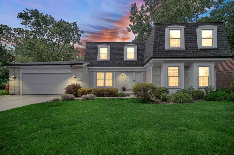 Photo of 1320 Wessling Dr Northbrook, IL 60062