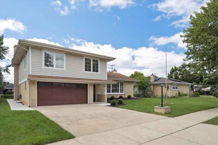 Photo of 191 W Millers Rd Des Plaines, IL 60016