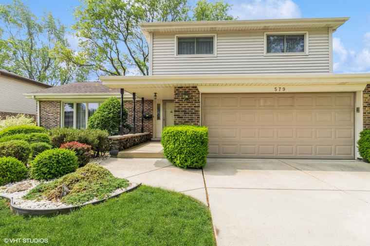 Photo of 579 Figard Ln Des Plaines, IL 60016