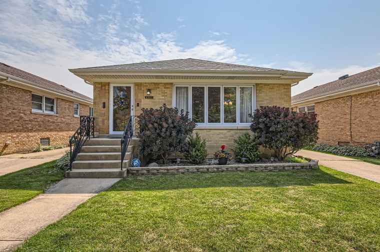 Photo of 4453 N Canfield Ave Norridge, IL 60706