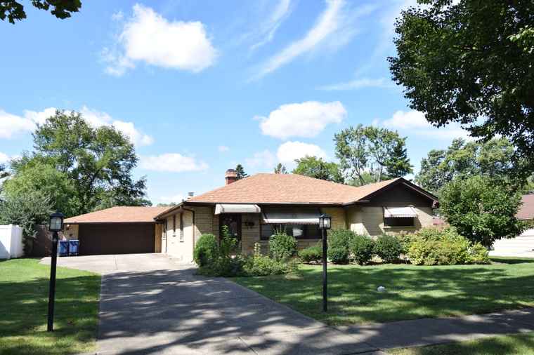 Photo of 1114 Hewitt Dr Des Plaines, IL 60016