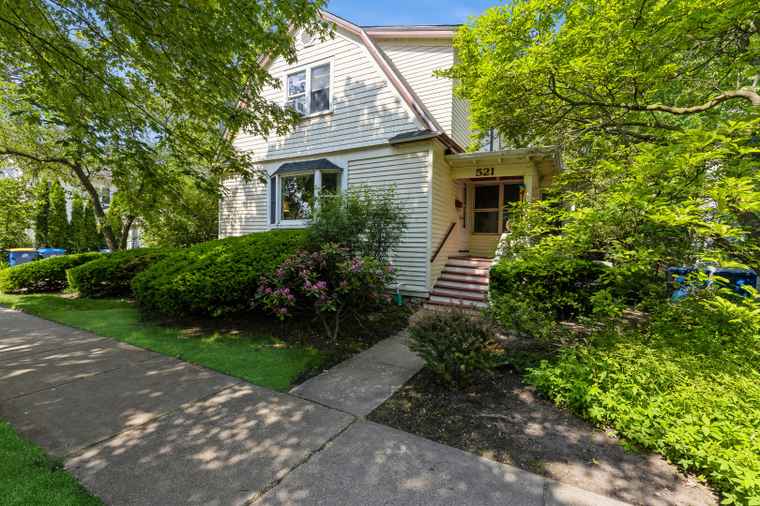 Photo of 521 10th St Wilmette, IL 60091