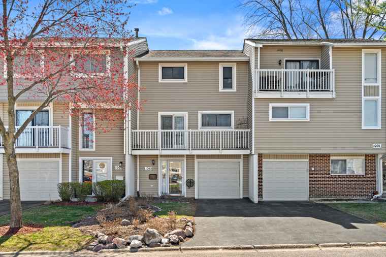 Photo of 1003 Sandpiper Ct Bartlett, IL 60103