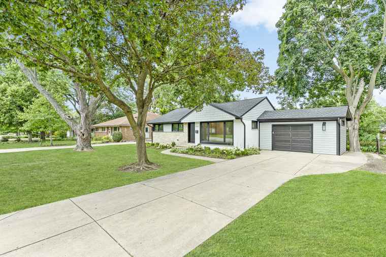 Photo of 931 Holmes Ave Deerfield, IL 60015