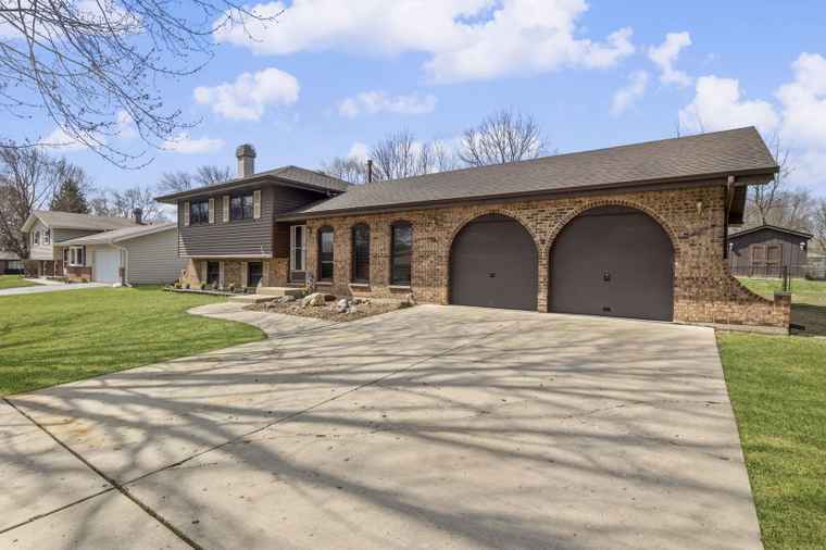 Photo of 440 Charles Ct South Elgin, IL 60177