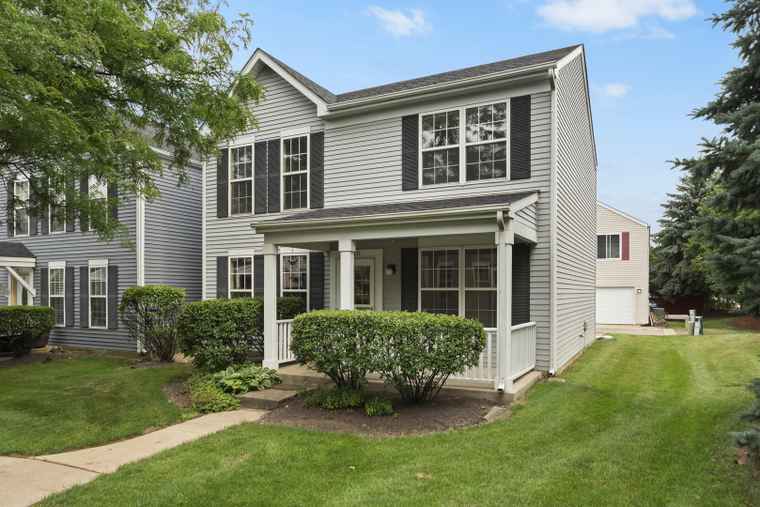 Photo of 1011 Symphony Dr Aurora, IL 60504