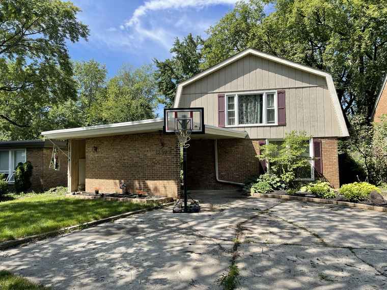 Photo of 18522 Western Ave Homewood, IL 60430