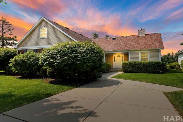 Photo of 8 Greenvale Rd Vernon Hills, IL 60061