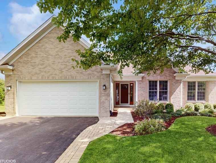 Photo of 2523 Highland Rd Geneva, IL 60134