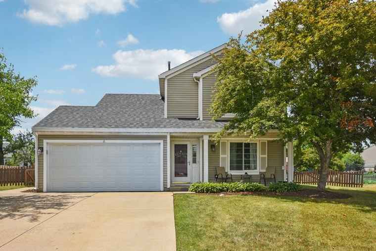 Photo of 11 Misty Ct South Elgin, IL 60177