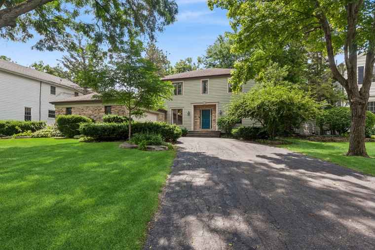 Photo of 208 Bonnie Brae Rd Hinsdale, IL 60521
