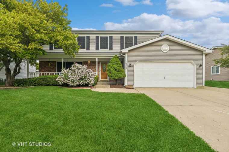 Photo of 1285 Manchester Dr Crystal Lake, IL 60014