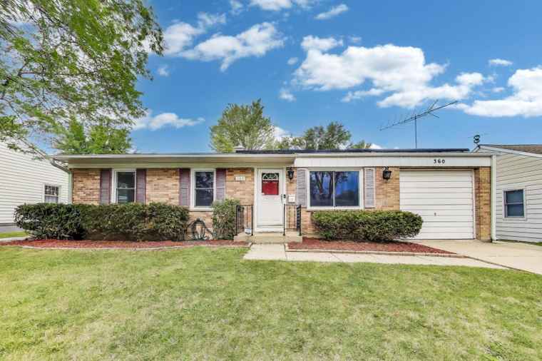 Photo of 360 Rosewood Ave Buffalo Grove, IL 60089