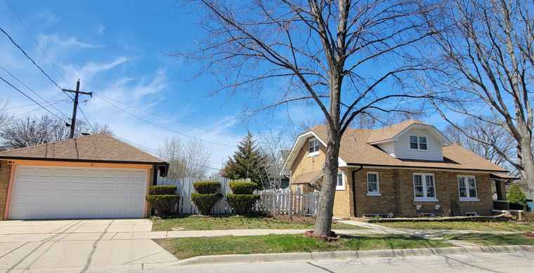 Photo of 144 E Pomeroy St West Chicago, IL 60185