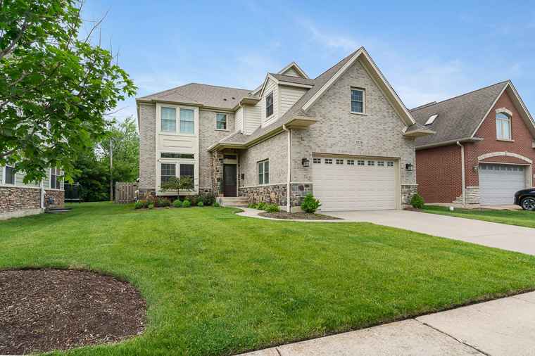 Photo of 2028 Maple Ave Northbrook, IL 60062