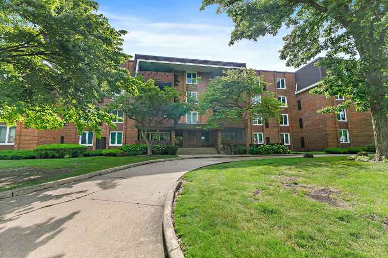 Photo of 129 S Spruce Ave #208 Wood Dale, IL 60191