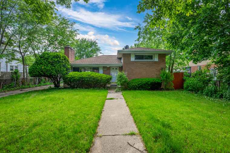 Photo of 1808 Laurel Ave Evanston, IL 60201