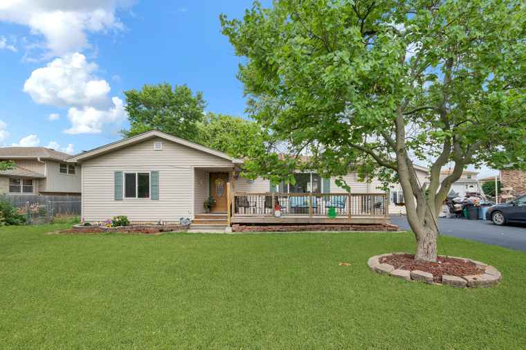 Photo of 15929 Lorel Ave Oak Forest, IL 60452