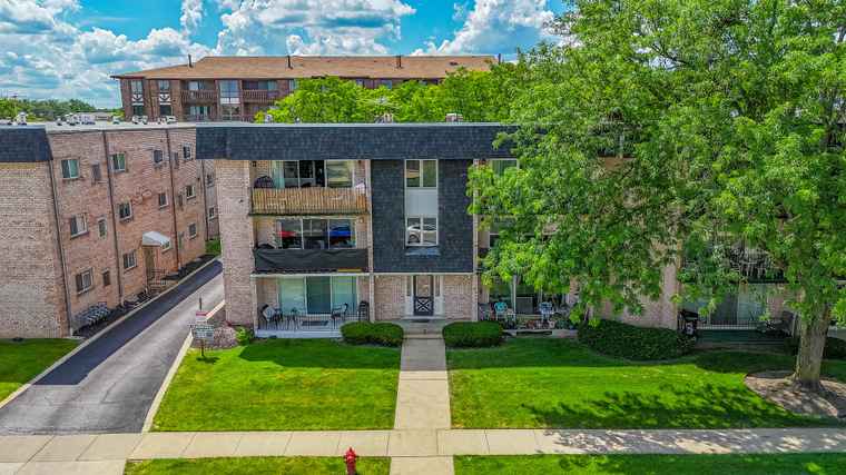 Photo of 10354 Parkside Ave Unit 3A Oak Lawn, IL 60453