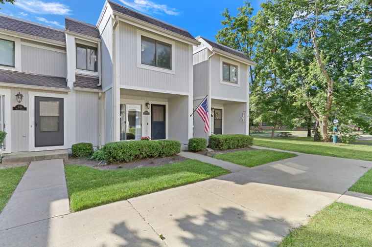 Photo of 633 Dove Ct Grayslake, IL 60030