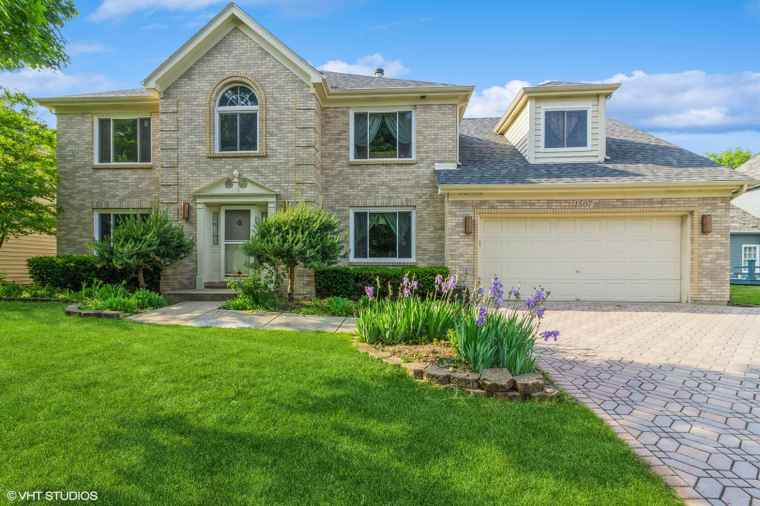 Photo of 1507 Ada Ln Naperville, IL 60540