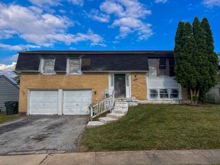 Photo of 17831 Arlington Dr Country Club Hills, IL 60478