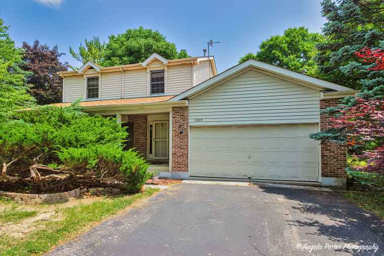 Photo of 1003 White Pine Dr Antioch, IL 60002