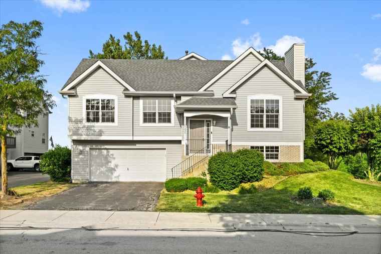 Photo of 17437 Yakima Dr Lockport, IL 60441